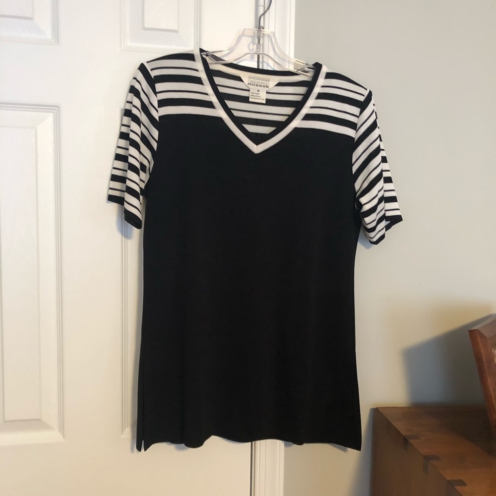 Misook knit top black and white